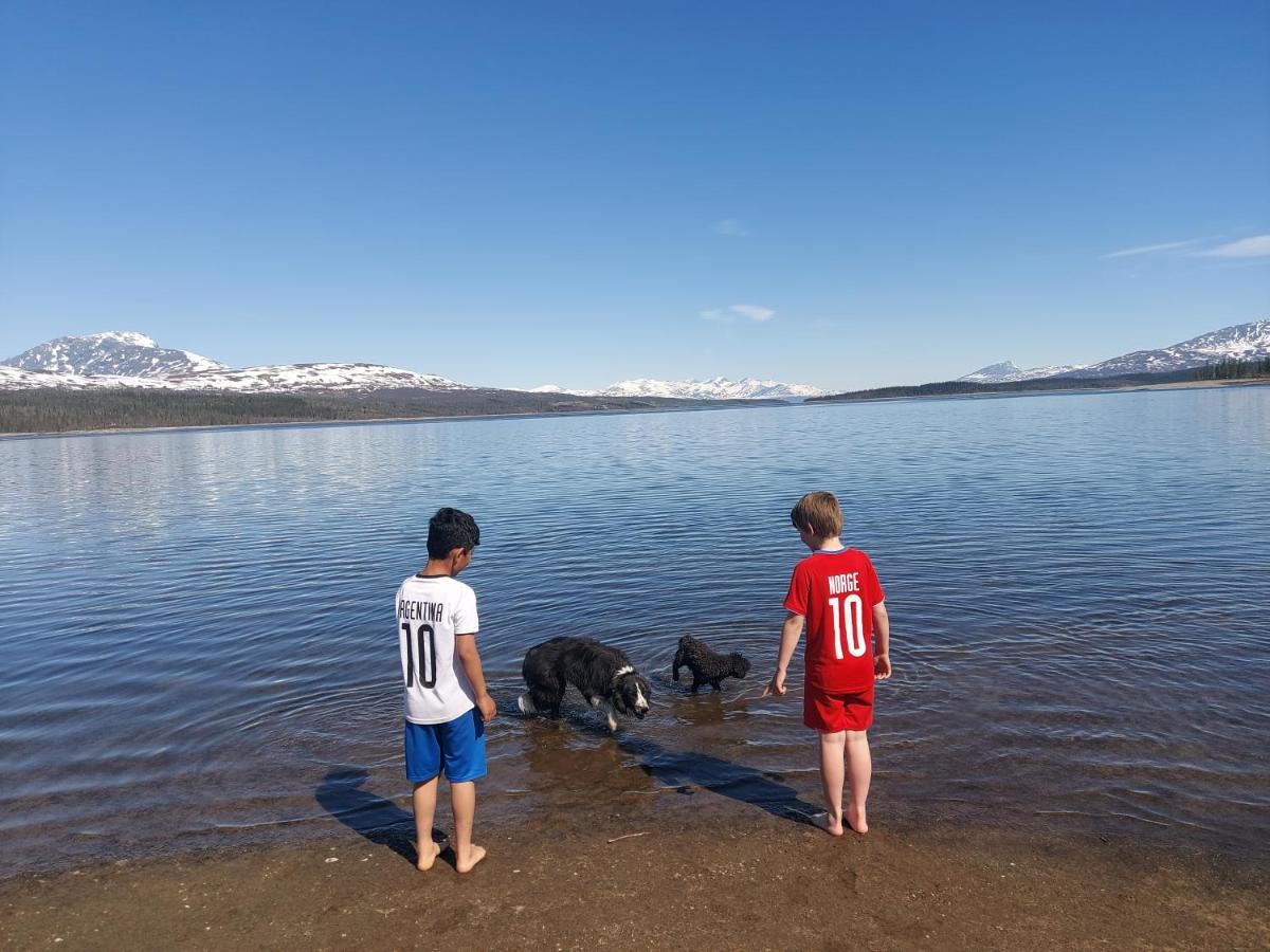 Villmarksgard, Hytte Ved Vannet Hattfjelldal Buitenkant foto